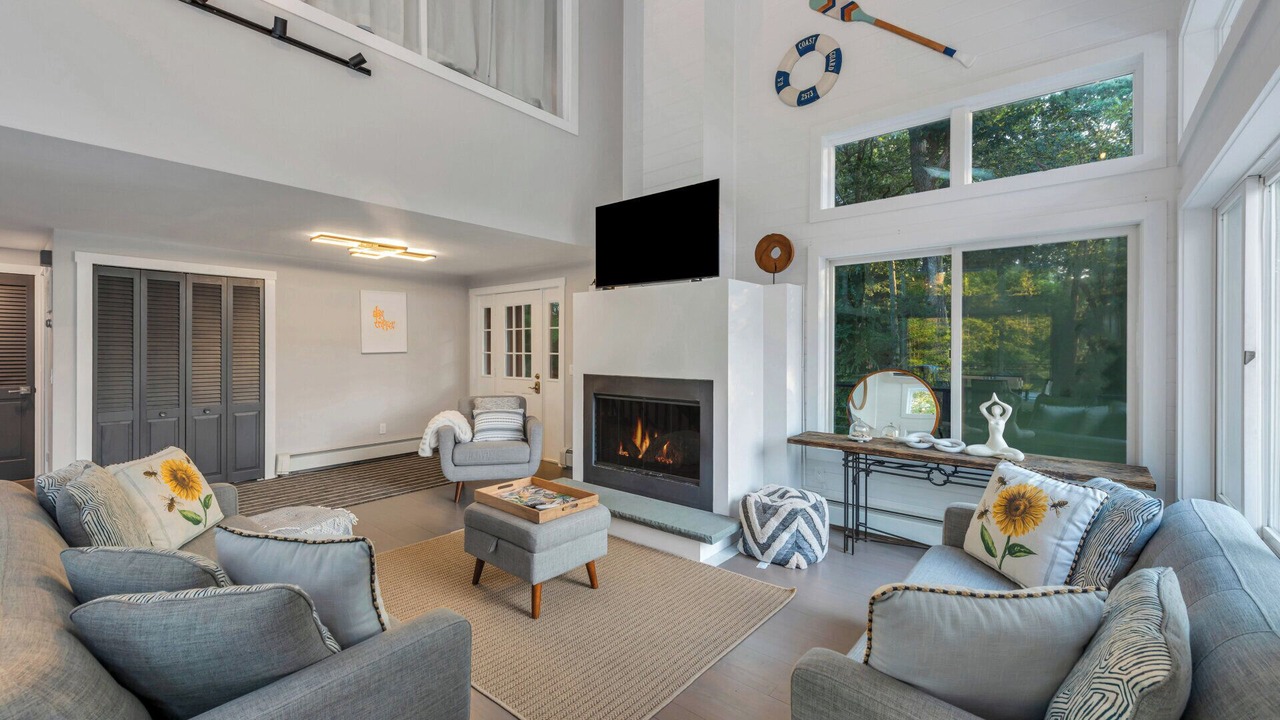 Photo of Livingroom in Mattituck