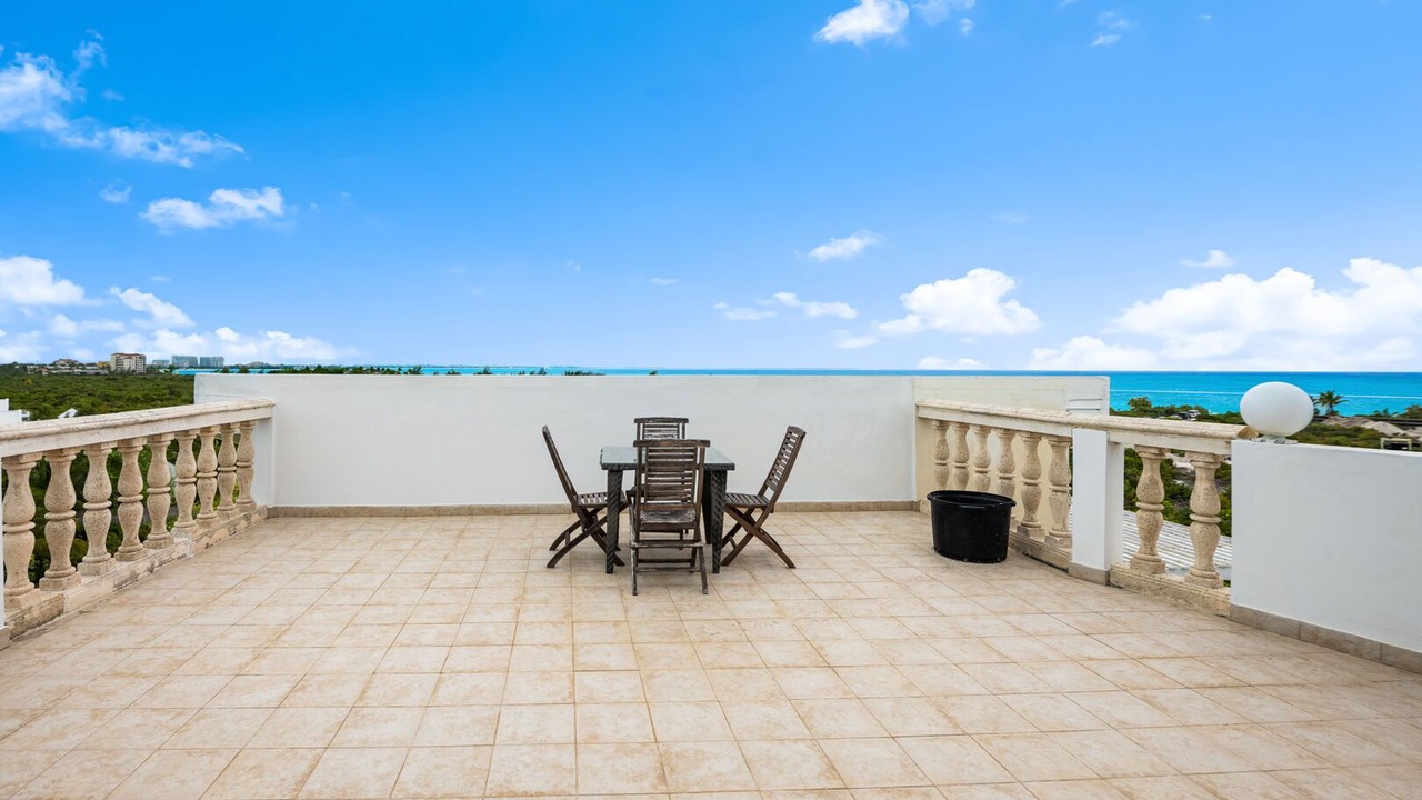 Photo of Outdoor in Leeward Settlement