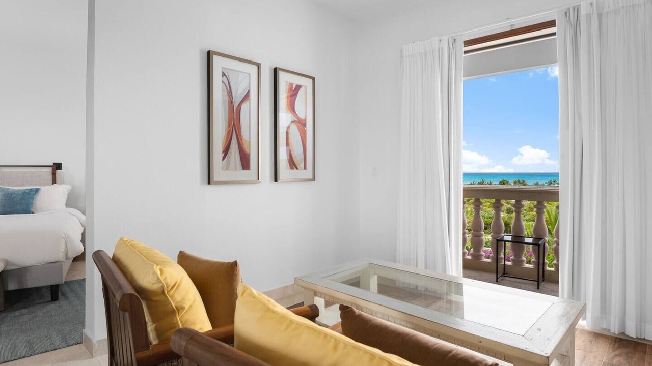 Photo of Livingroom in Leeward Settlement