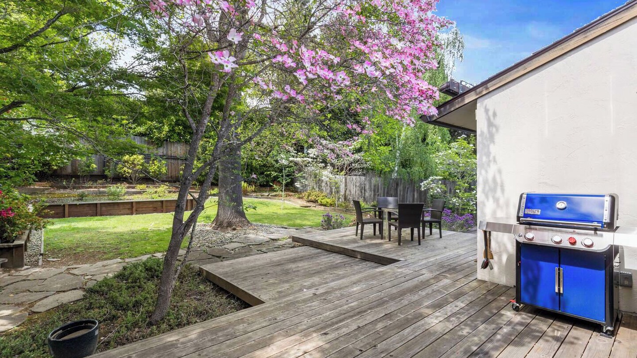 Photo of Outdoor in West of the Alameda