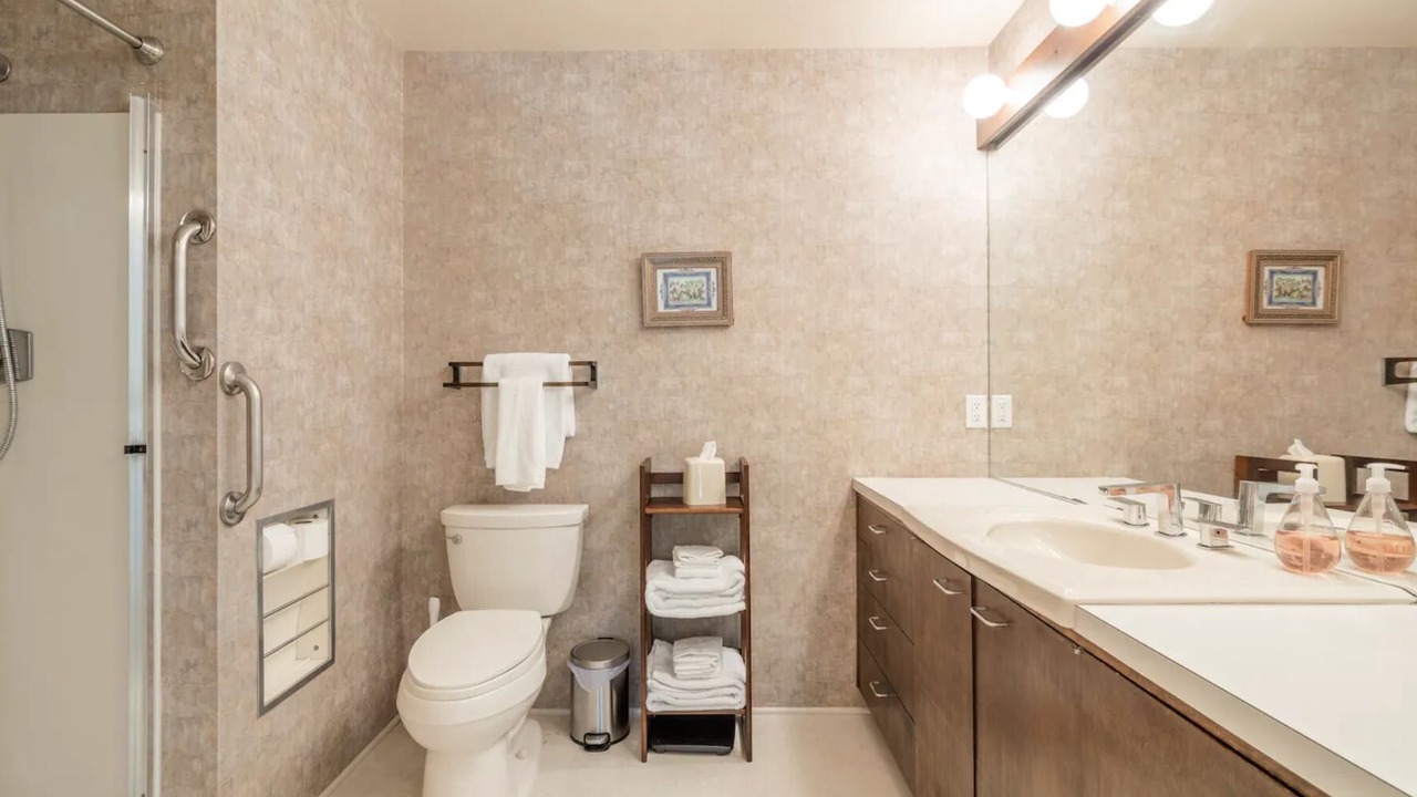 Photo of Bathroom in West of the Alameda