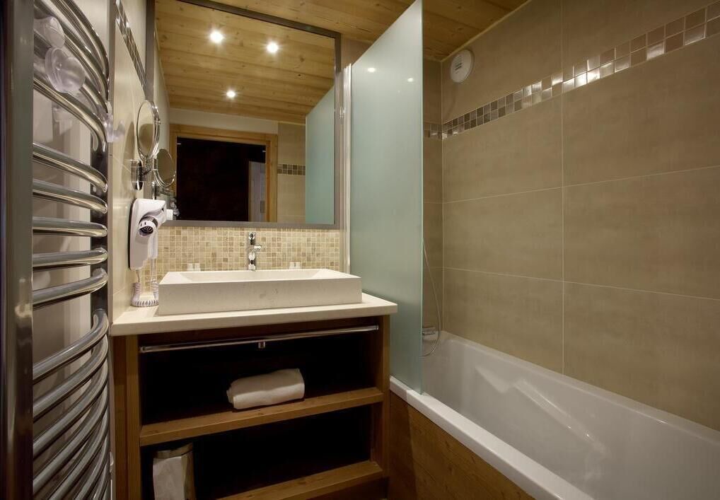 Photo of Bathroom in Eclose-Est