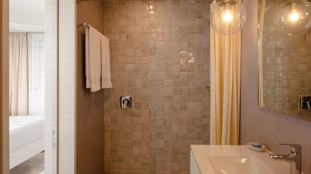 Photo of Bathroom in Clinketts