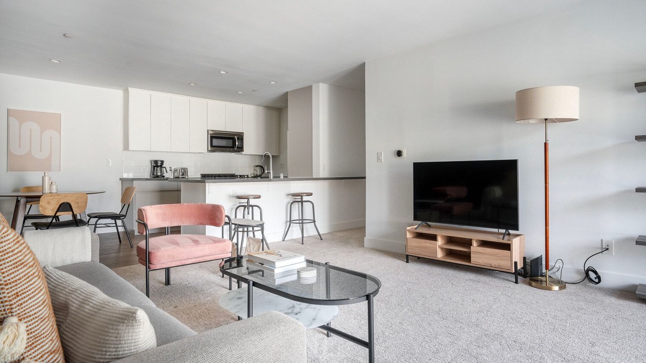 Photo of Livingroom in Sharon Heights