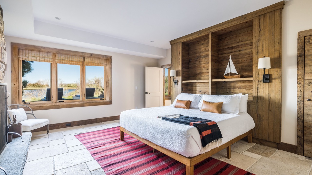 Photo of Bedroom in Springs