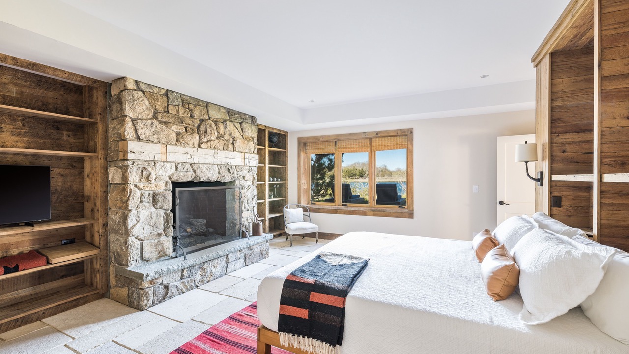 Photo of Bedroom in Springs