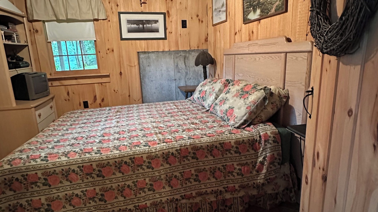 Photo of Bedroom in Stark