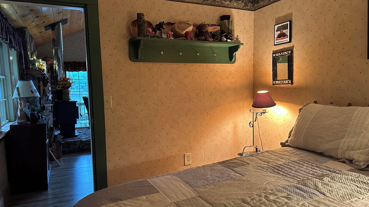 Photo of Bedroom in Stark