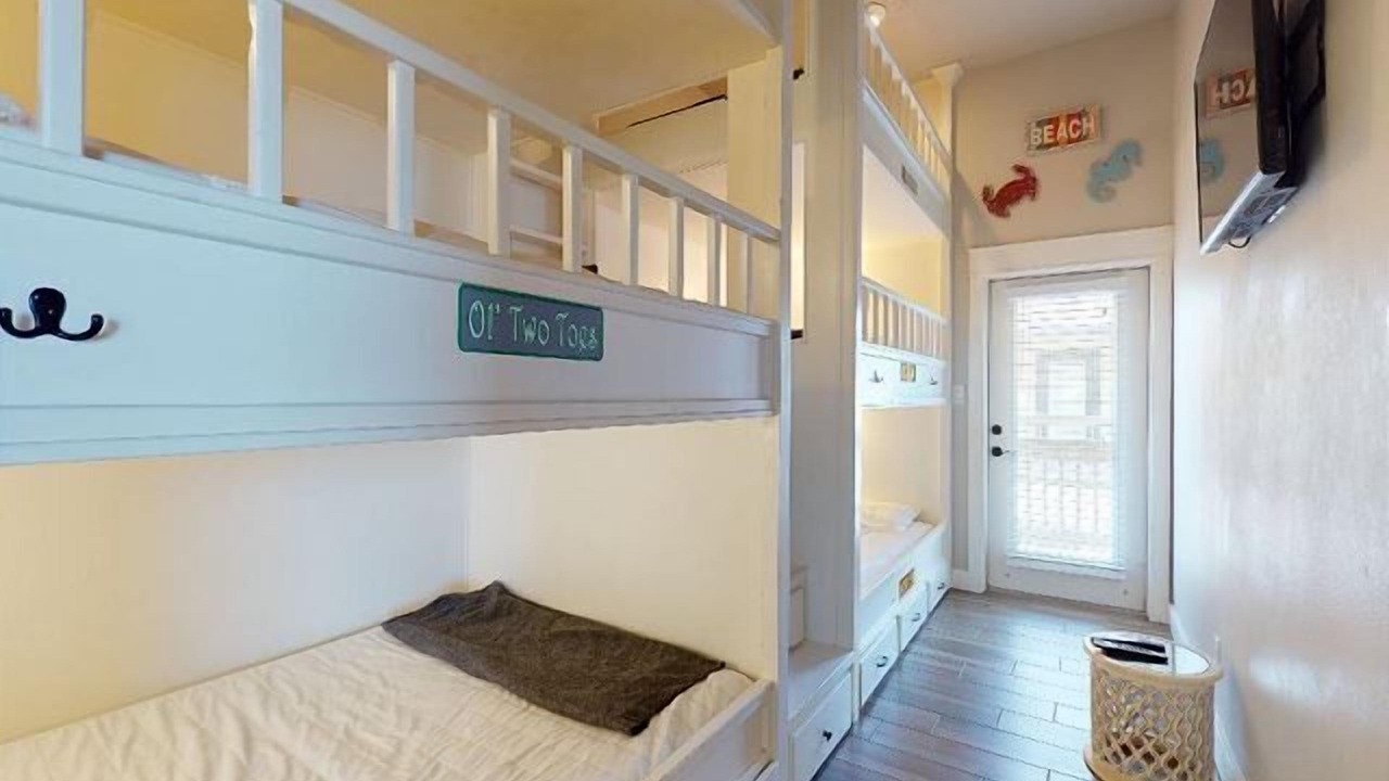 Photo of Bedroom in Crystal Beach