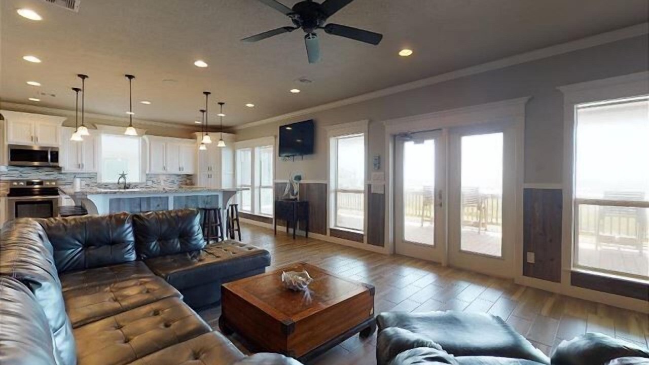 Photo of Livingroom in Crystal Beach