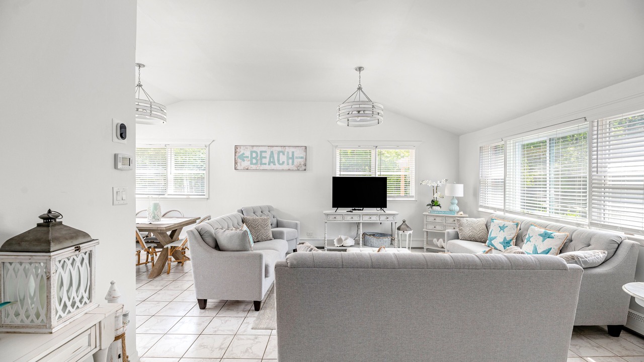 Photo of Livingroom in Orient Point