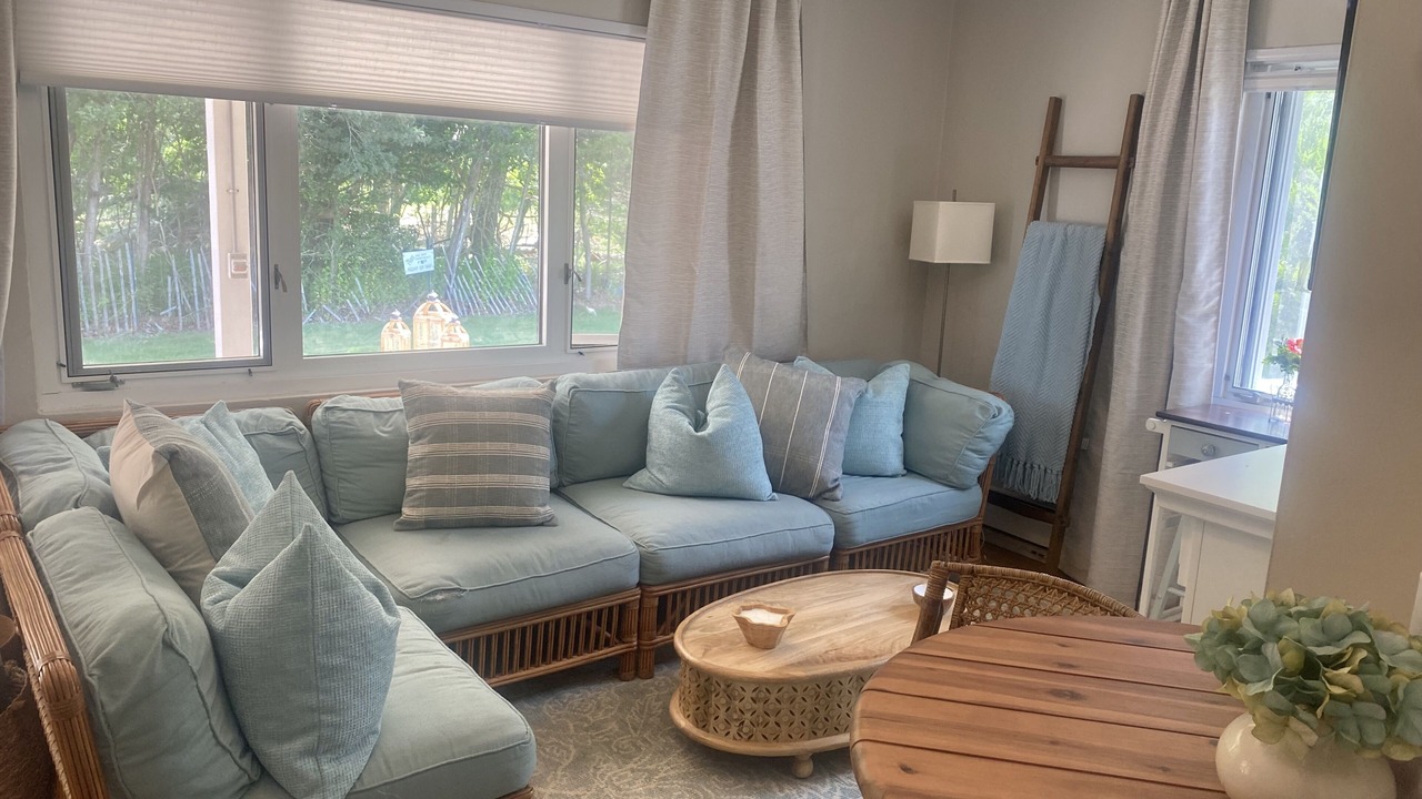 Photo of Livingroom in Hampton Bays