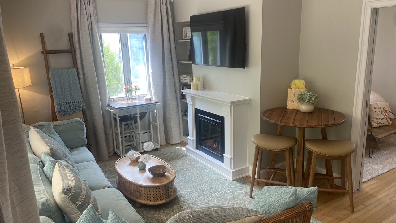 Photo of Livingroom in Hampton Bays
