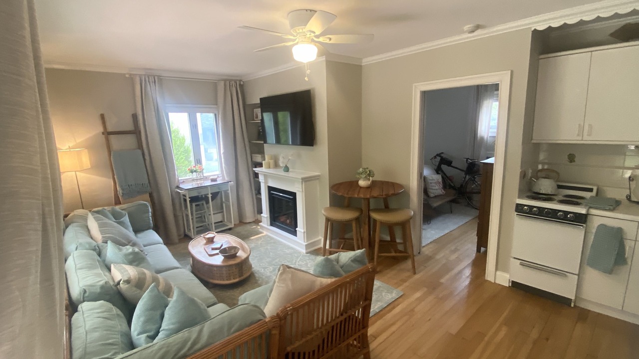 Photo of Livingroom in Hampton Bays