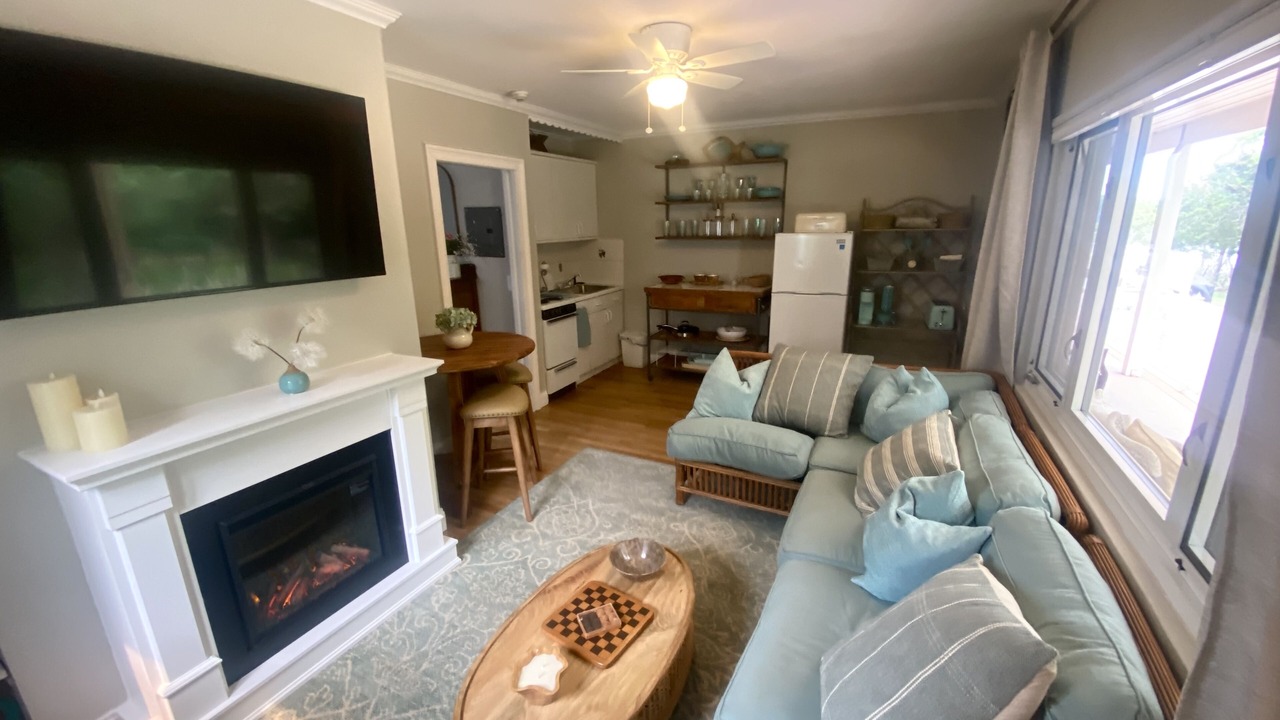Photo of Livingroom in Hampton Bays