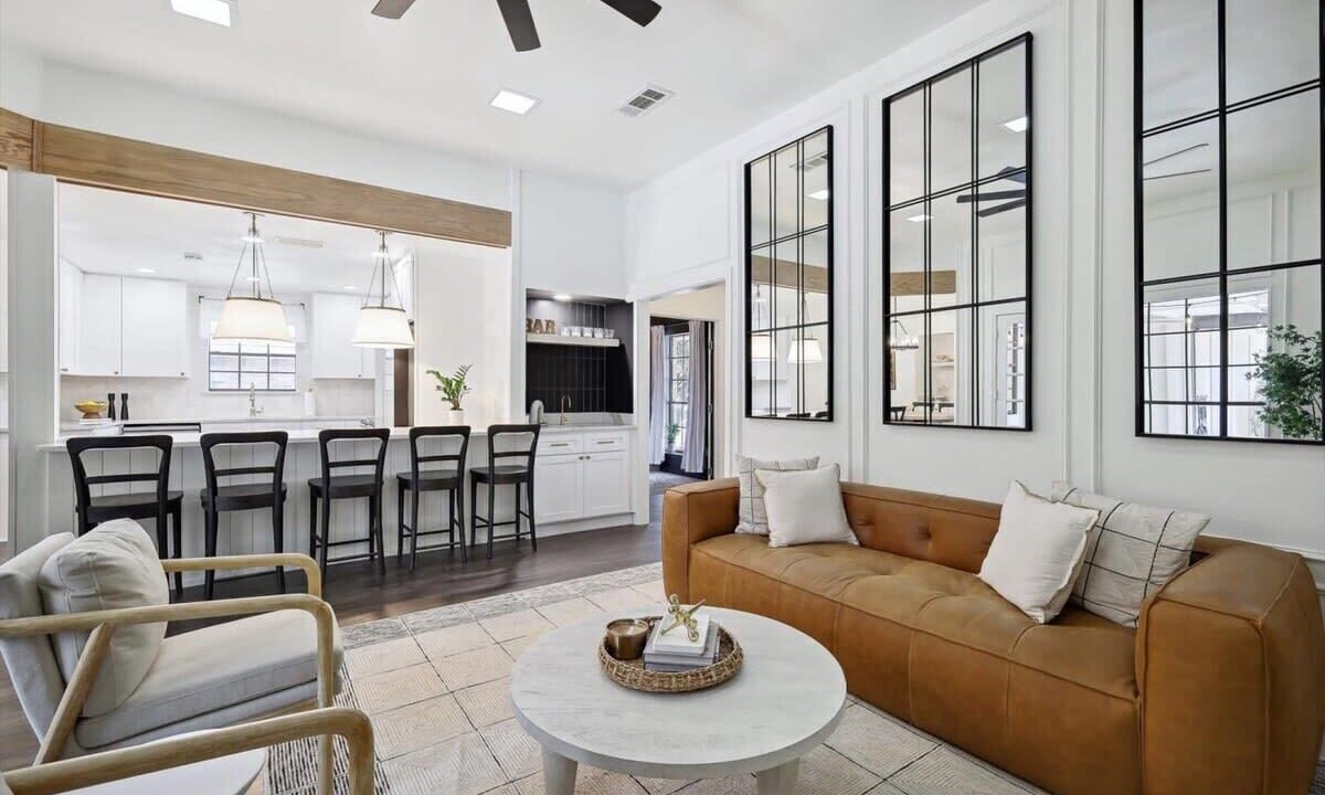 Photo of Livingroom in Allen