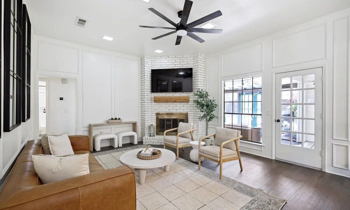 Photo of Livingroom in Allen