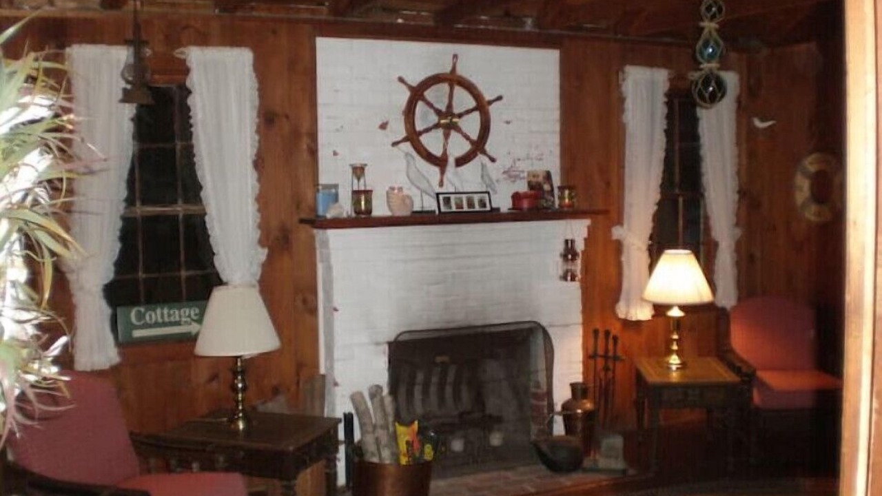 Photo of Livingroom in Melrose