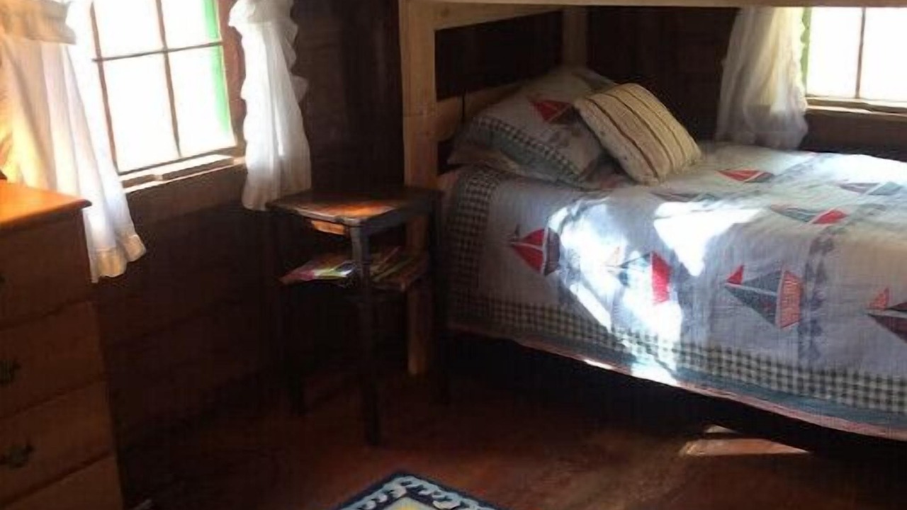 Photo of Bedroom in Melrose