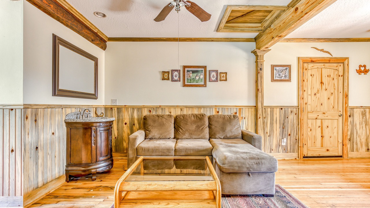 Photo of Livingroom in White Salmon