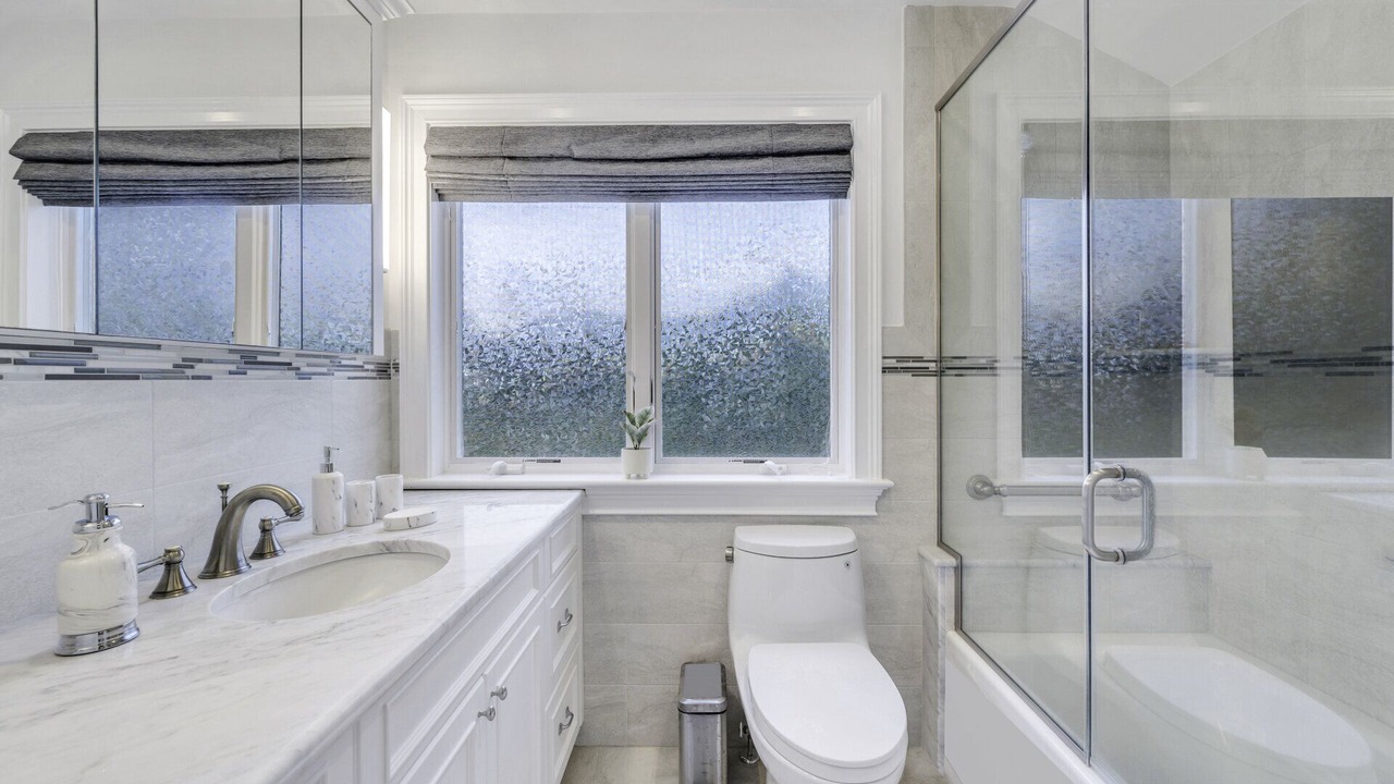 Photo of Bathroom in Beach Hampton