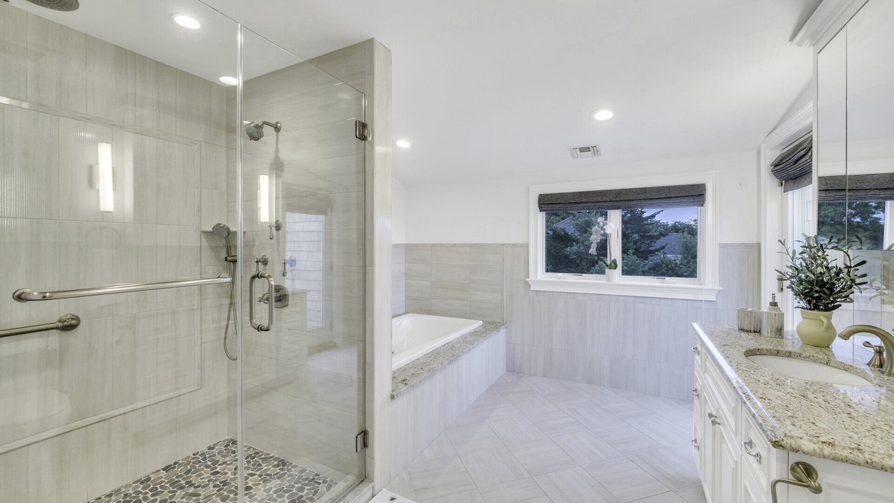 Photo of Bathroom in Beach Hampton