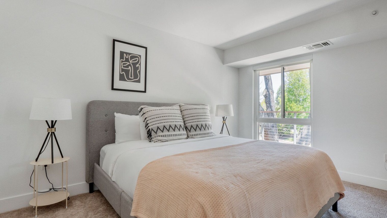 Photo of Bedroom in Sharon Heights