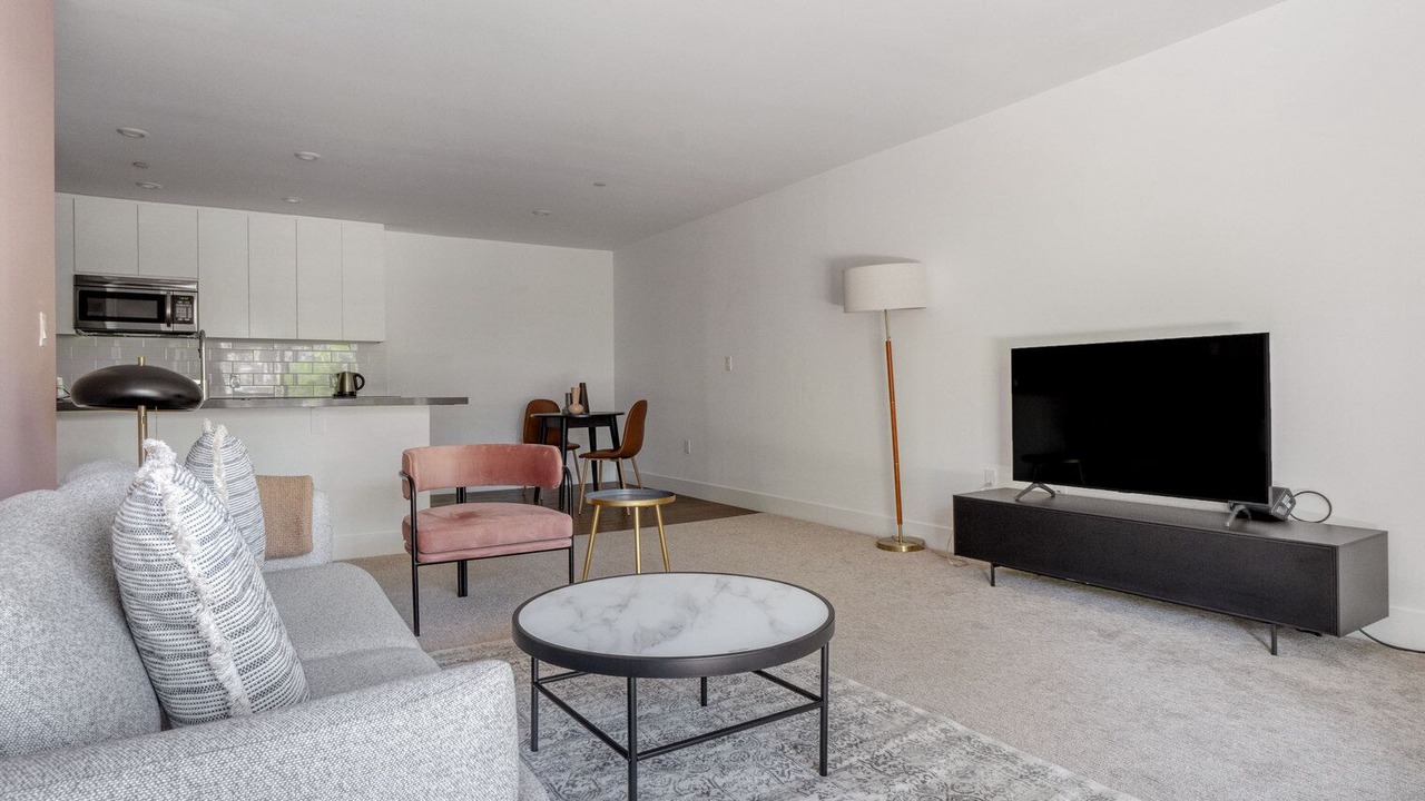Photo of Livingroom in Sharon Heights