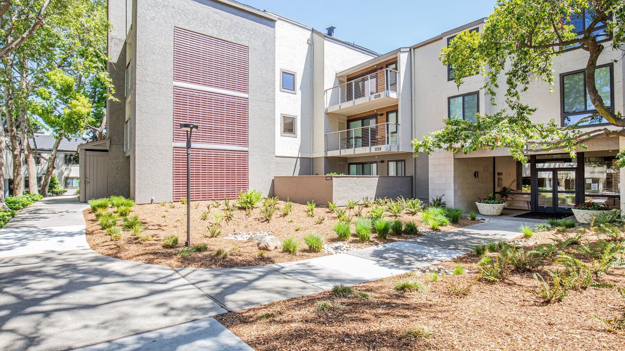 Photo of Outdoor in Sharon Heights