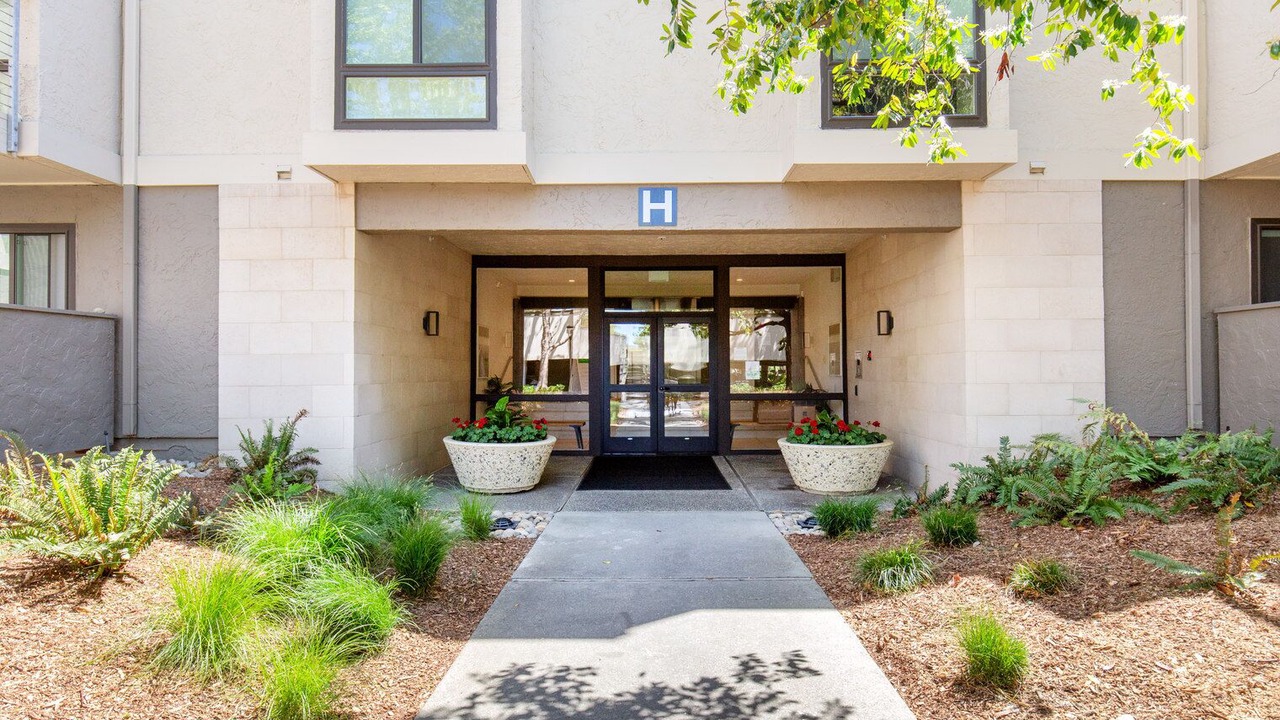 Photo of Outdoor in Sharon Heights