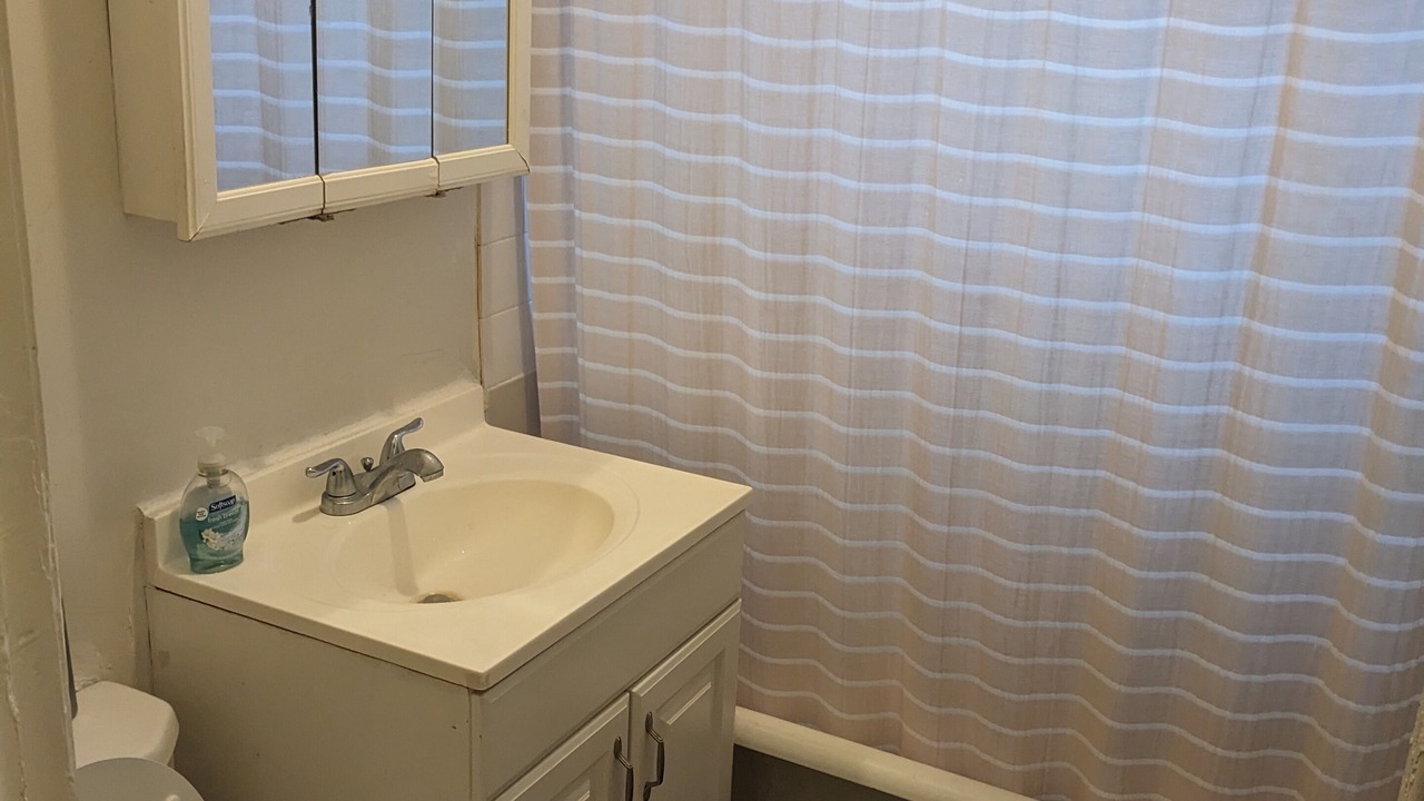 Photo of Bathroom in Ravenswood