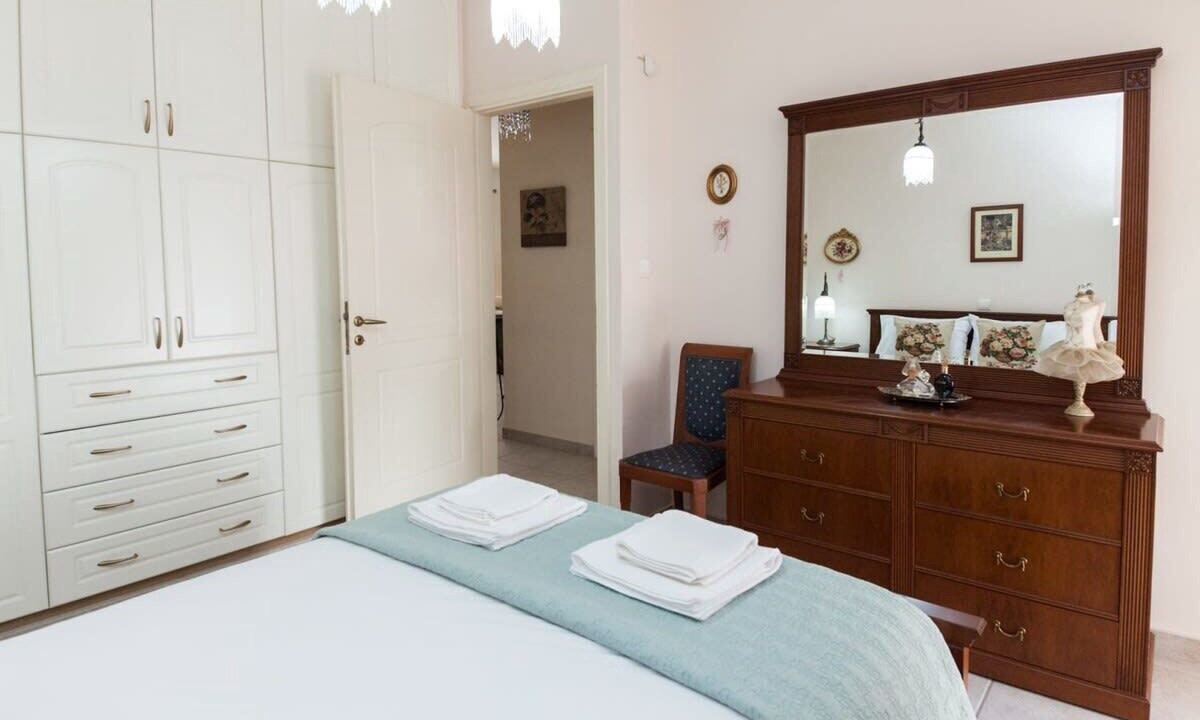 Photo of Bedroom in Petroupoli