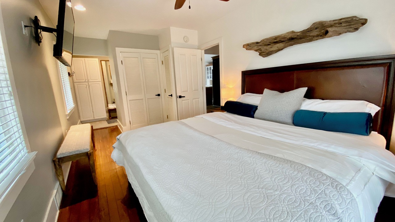 Photo of Bedroom in Spring Lake