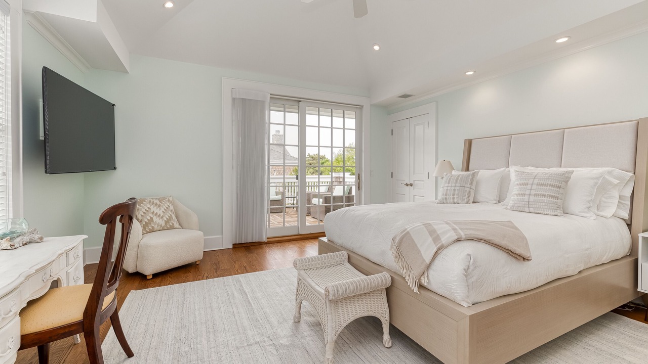 Photo of Bedroom in Beach Hampton