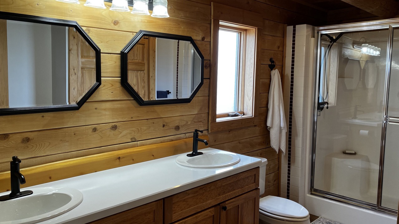 Photo of Bathroom in Clark