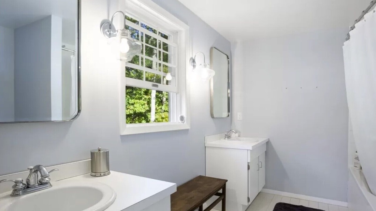 Photo of Bathroom in Amagansett North