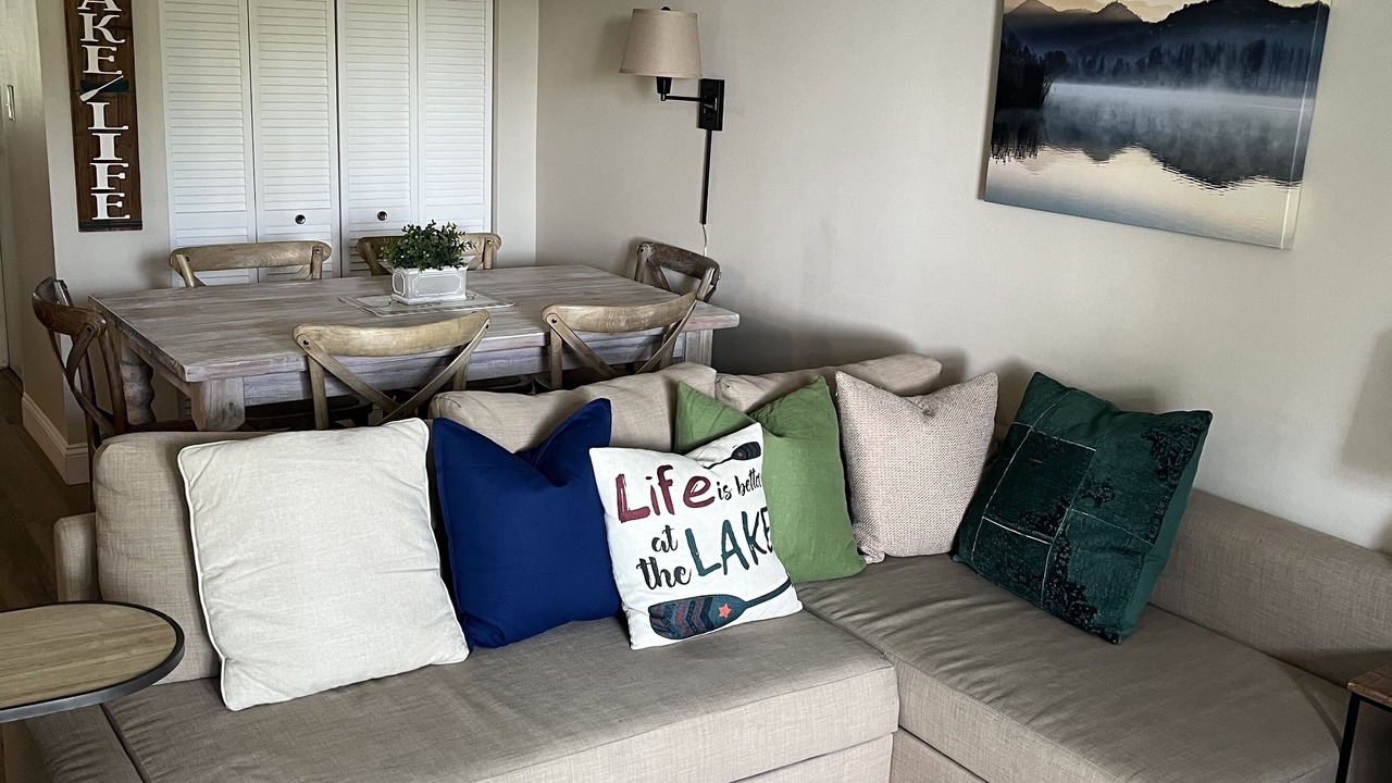 Photo of Livingroom in Weirs Beach