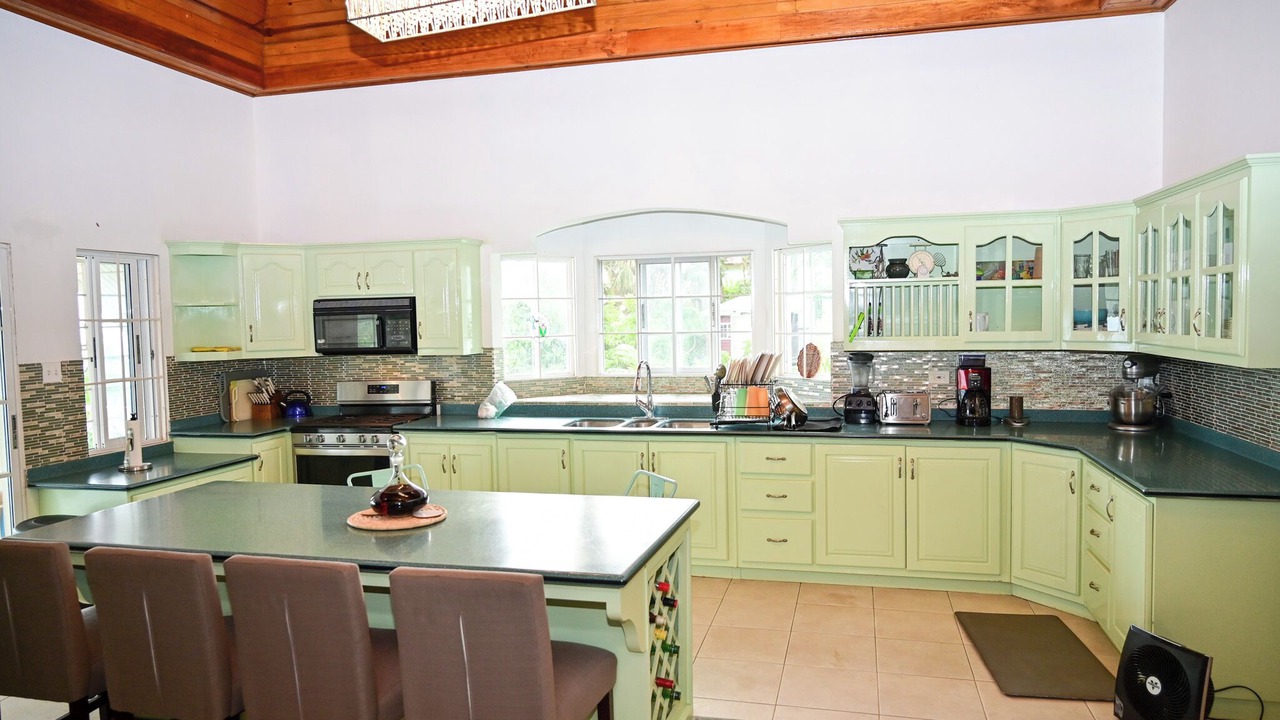 Photo of Kitchen in Whitehouse