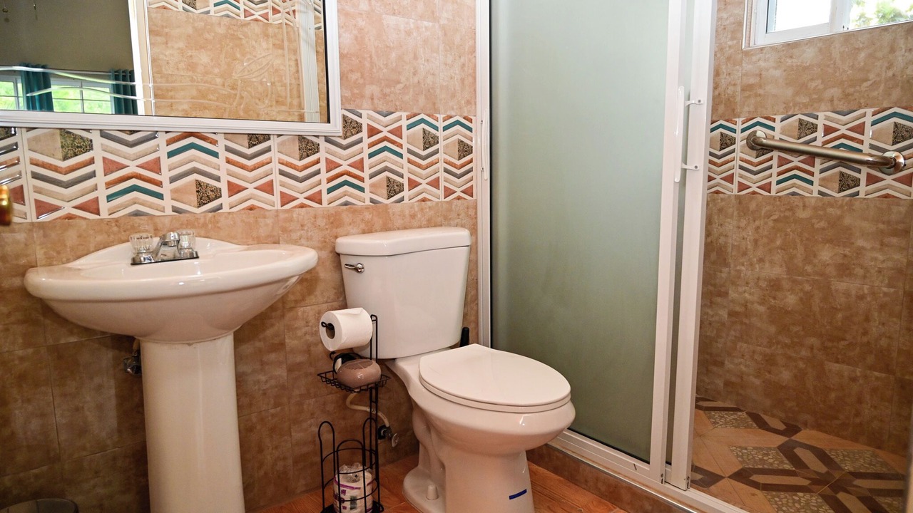 Photo of Bathroom in Whitehouse