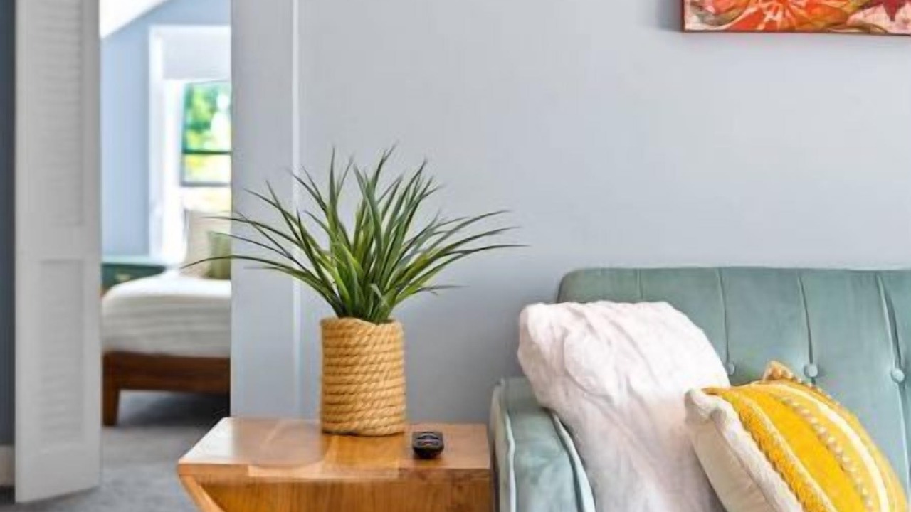Photo of Livingroom in Norwood Park East