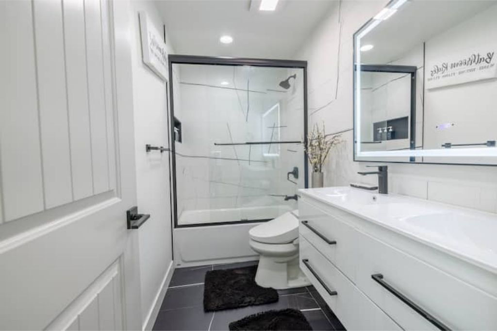 Photo of Bathroom in Lake Area