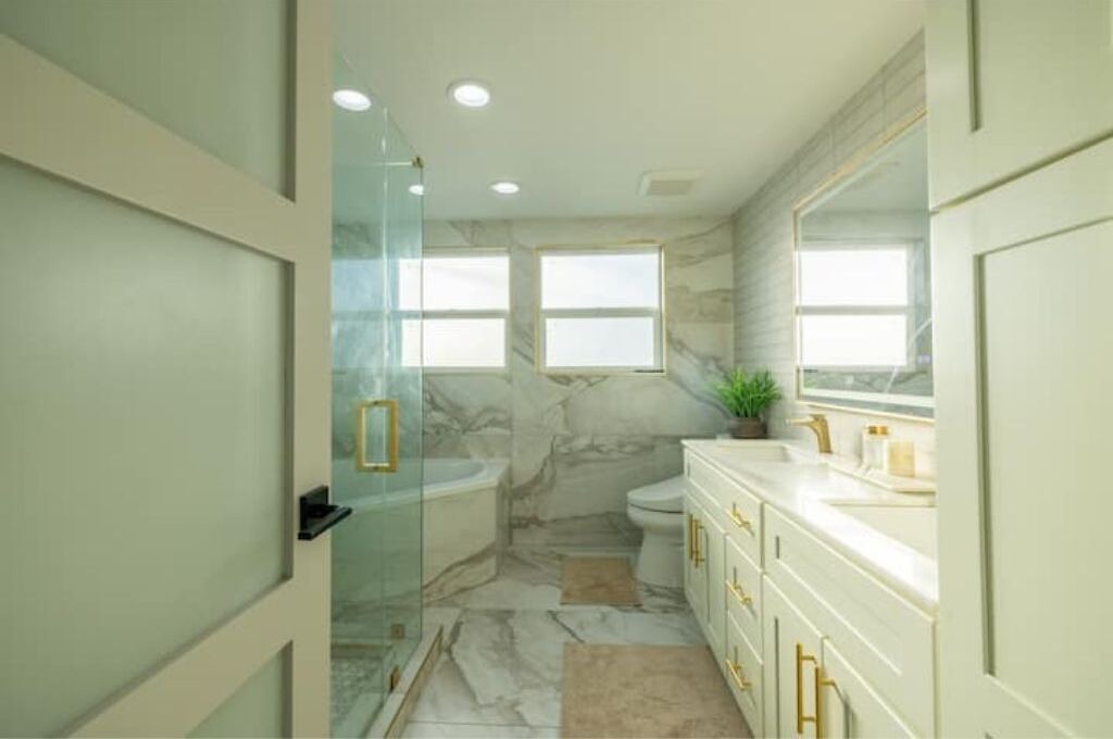 Photo of Bathroom in Lake Area
