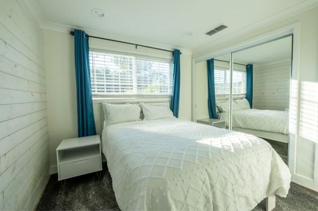 Photo of Bedroom in Lake Area