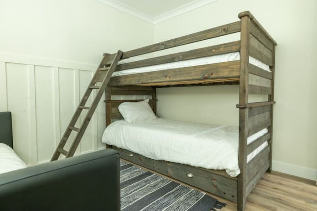Photo of Bedroom in Lake Area