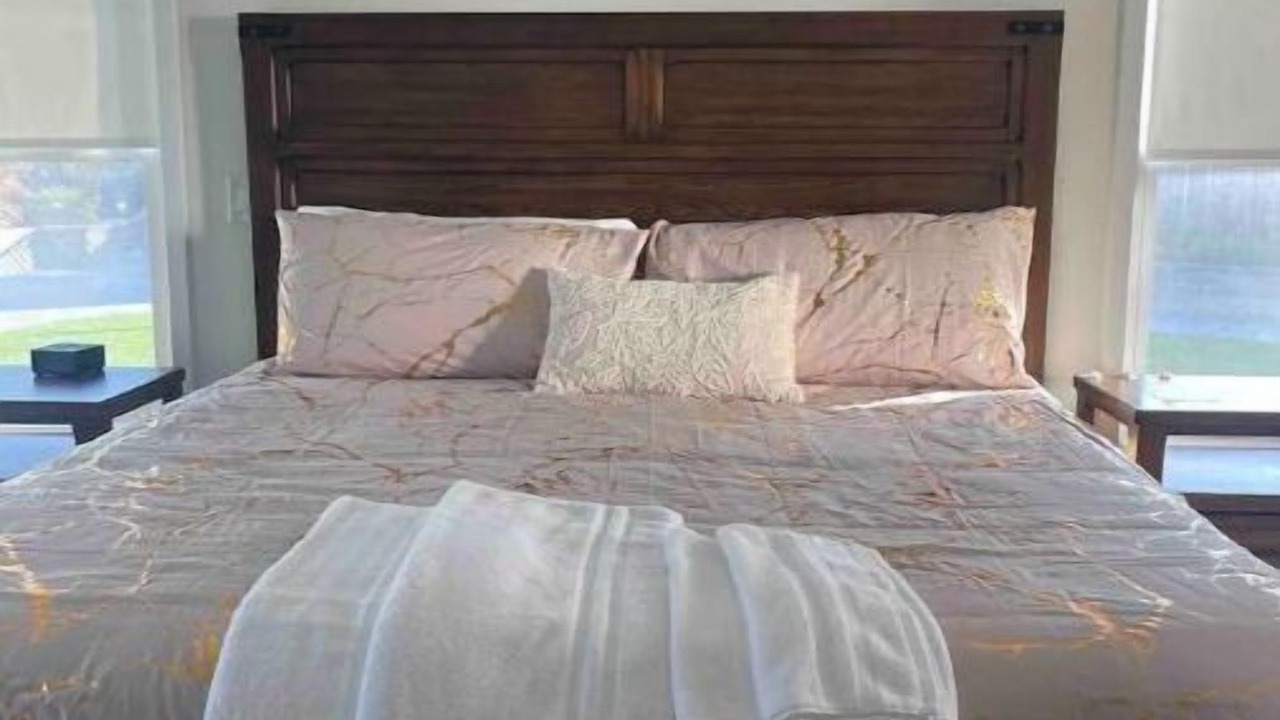 Photo of Bedroom in Lake Area