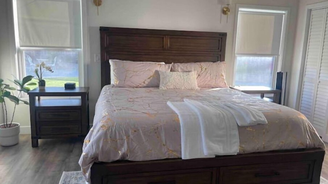 Photo of Bedroom in Lake Area