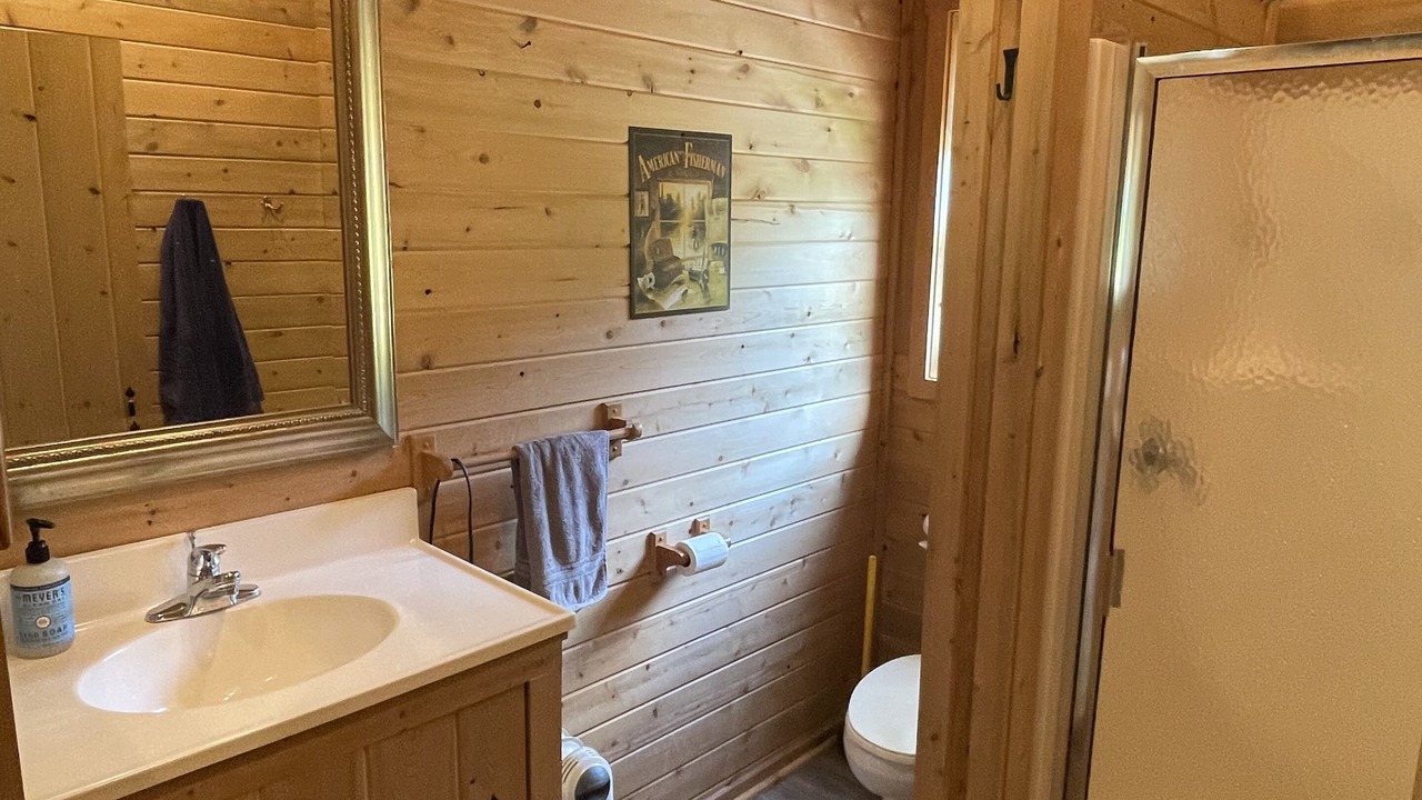 Photo of Bathroom in White Cloud