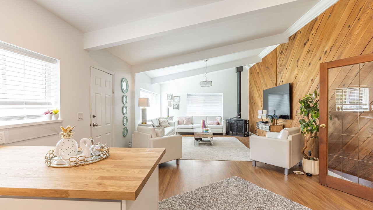 Photo of Livingroom in Garibaldi Highlands