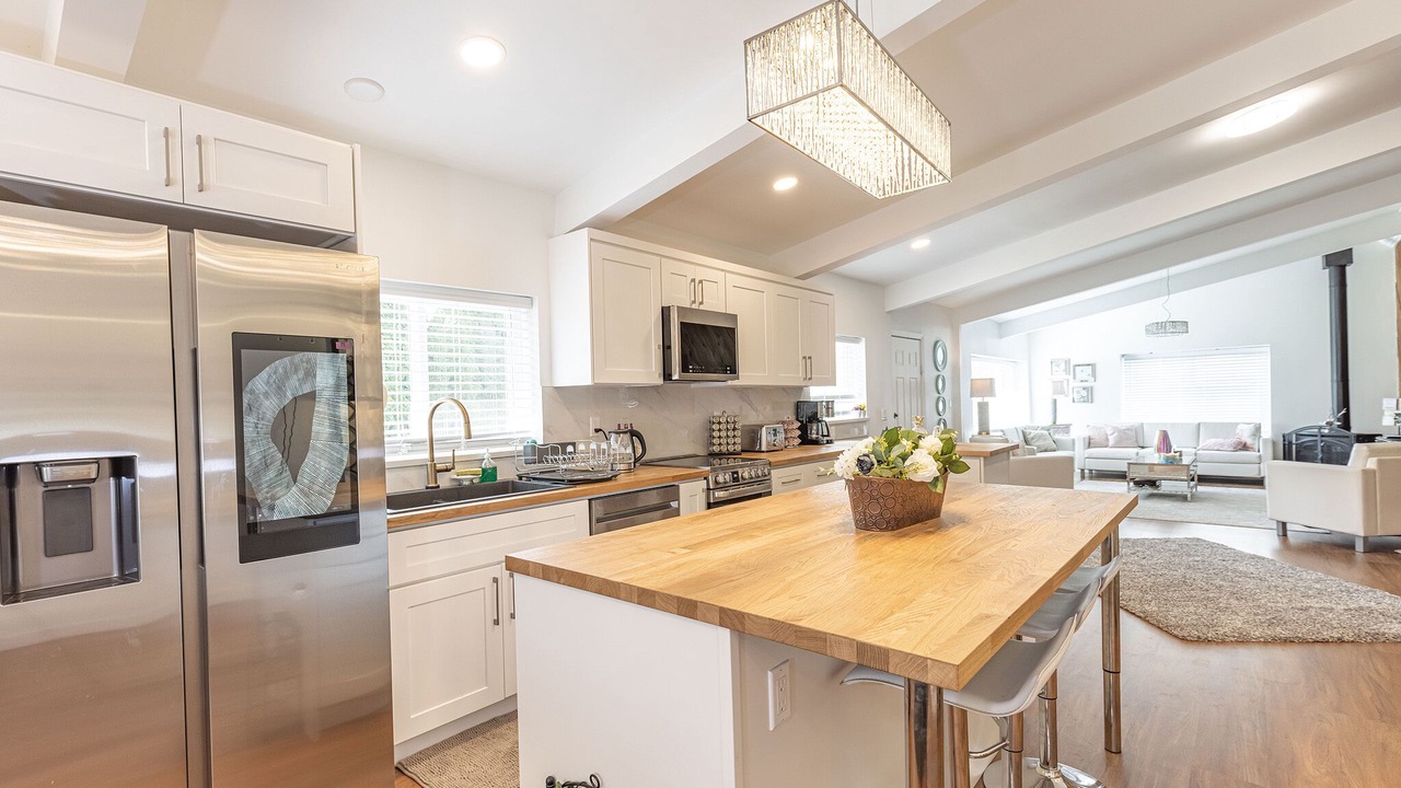 Photo of Kitchen in Garibaldi Highlands