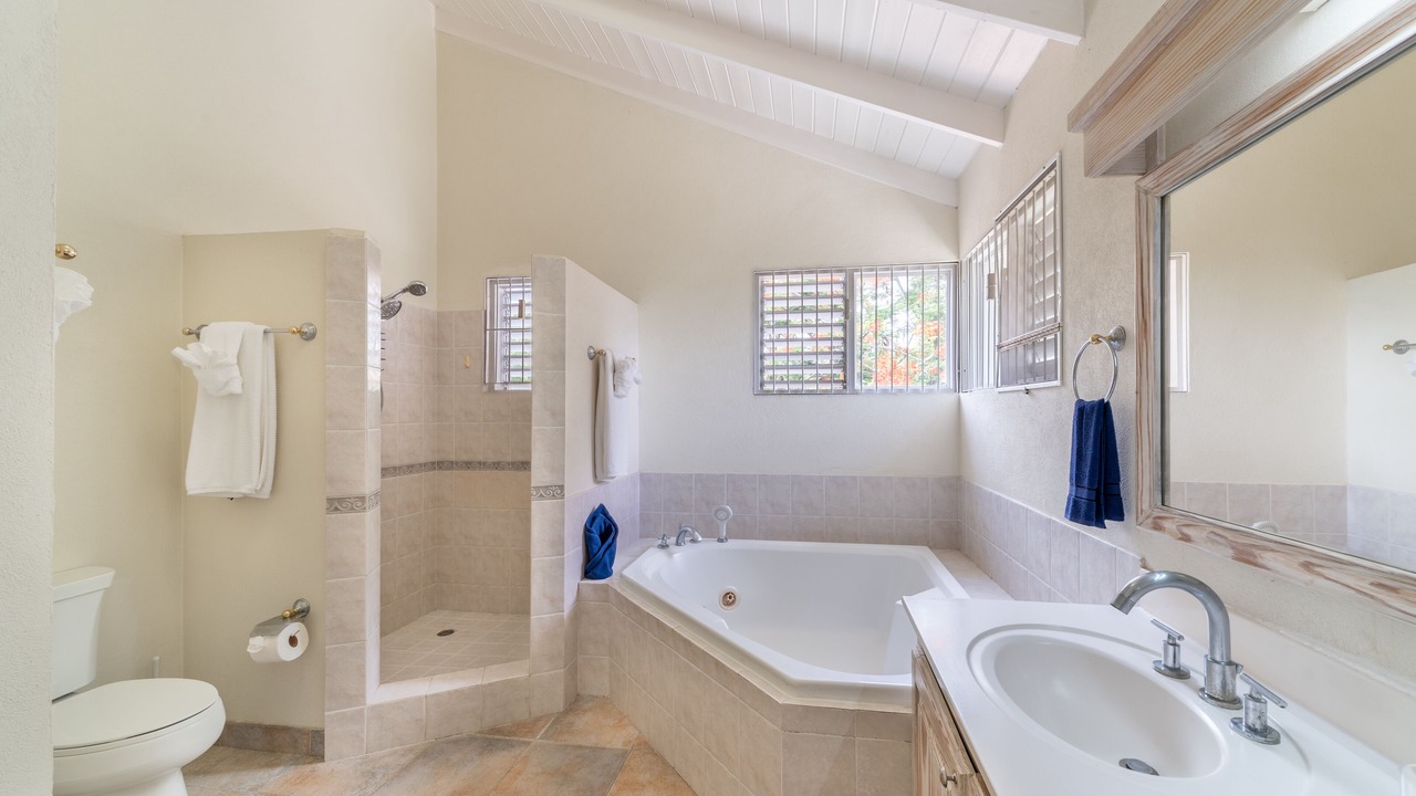 Photo of Bathroom in Sunset Crest
